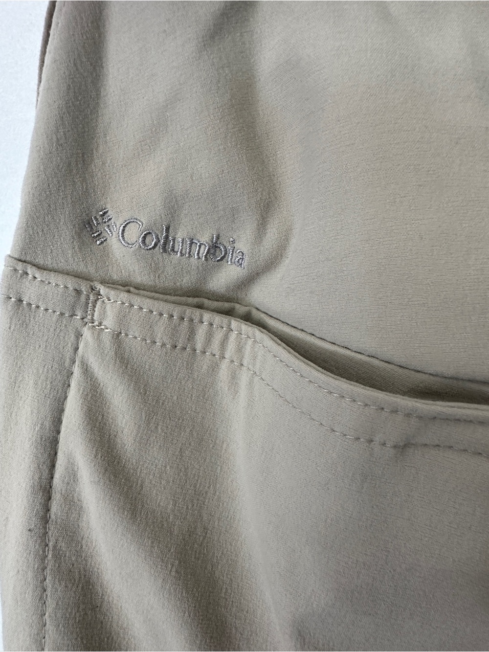 Columbia Womens Size 8 Khaki Convertible Hiking Pants Zip Off Cargo Outdoor Pant - Picture 10 of 12